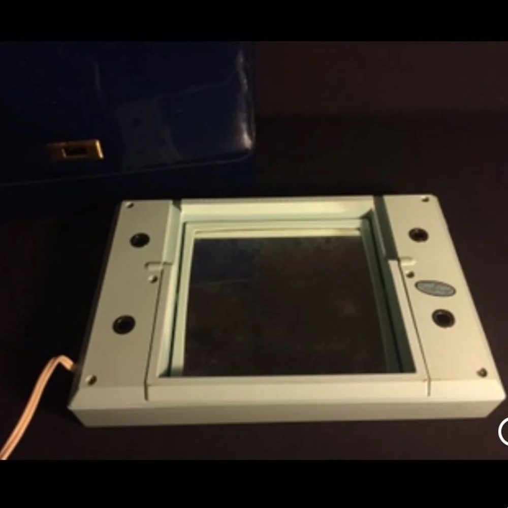 Vintage MCM Vanity Mirror With Lights Mirror go Lightly MCM beauty makeup - Picture 7 of 9